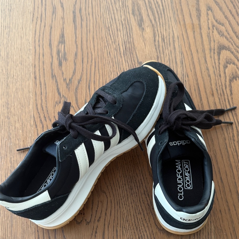 adidas Women's Run 70s 2.0 Sneakers Black & White Cloudfoam Sneakers. Worn once